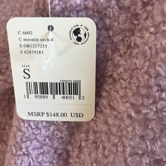 Free people lavender pullover sweater says small, but it is very large - Picture 5 of 5